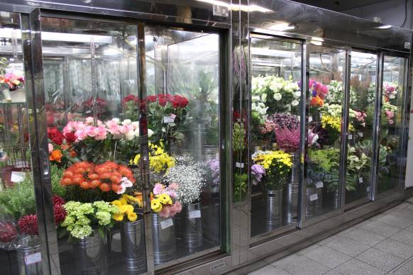 「にいだ花店」　（愛媛県今治市）の花屋店舗写真3